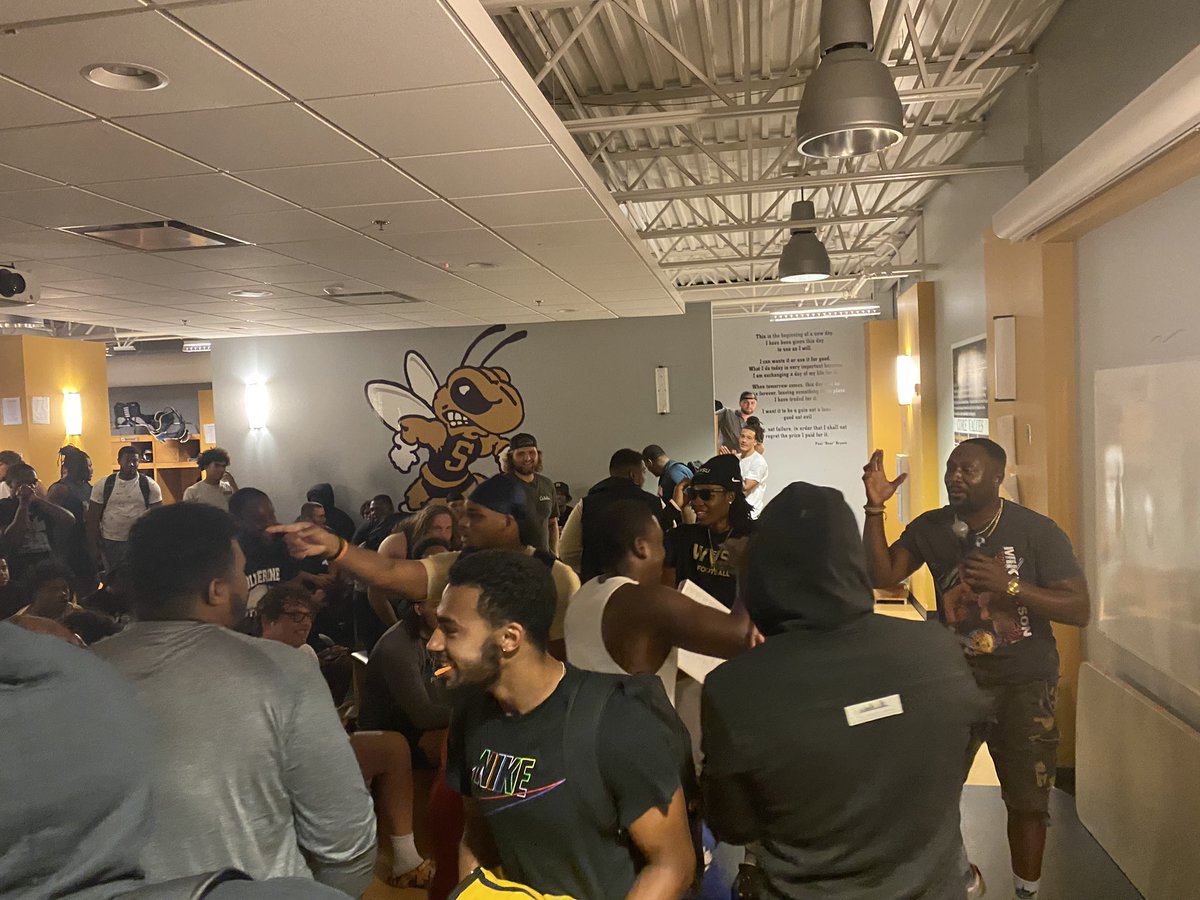 CoachPenn's tweet photo. Thank you @deepjackson for speaking and performing for our team!!! #ItStartsAtState #1and0 #WVrap https://t.co/XIlSkxsp5l