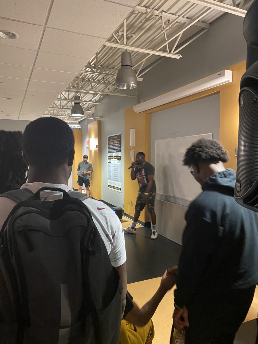 CoachPenn's tweet photo. Thank you @deepjackson for speaking and performing for our team!!! #ItStartsAtState #1and0 #WVrap https://t.co/XIlSkxsp5l