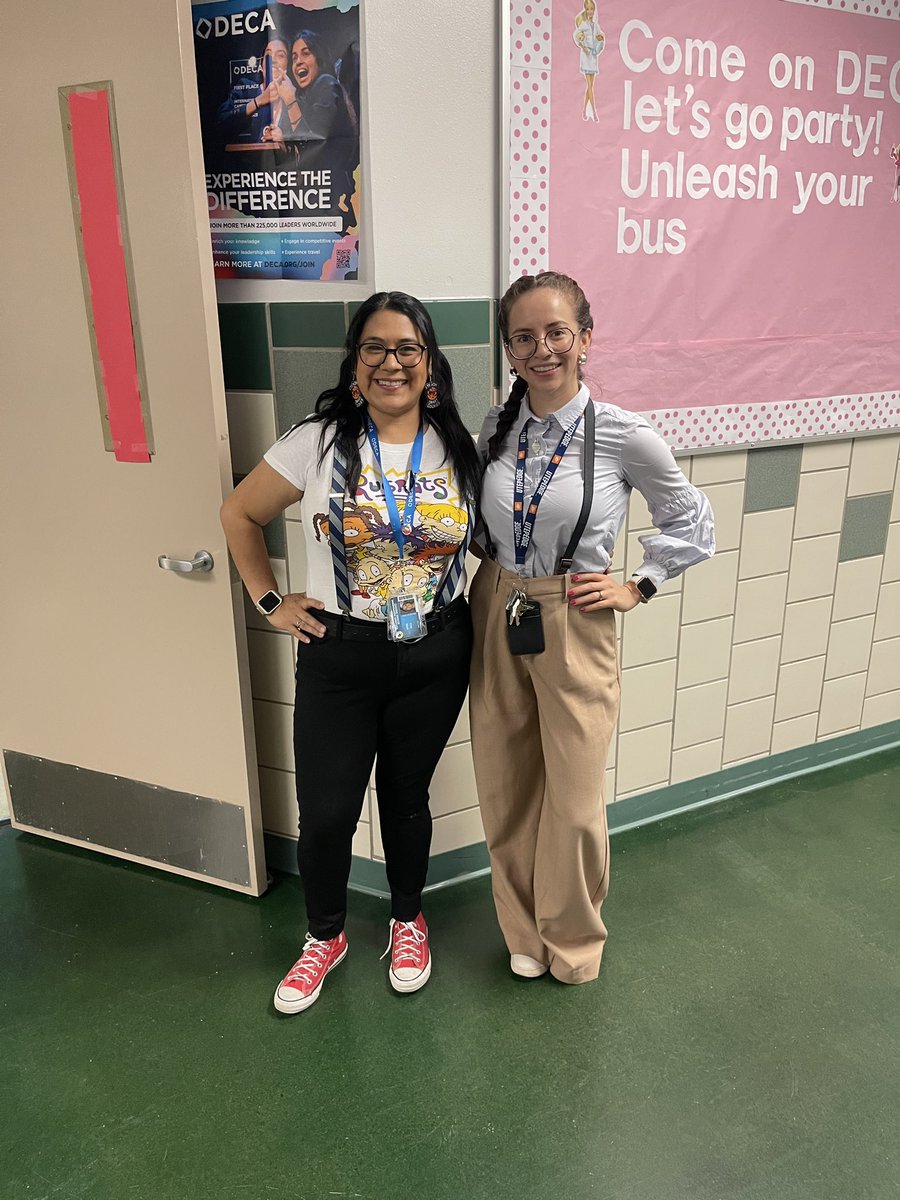#NerdsRule 🤓 😜 #Classof2024 #HornsUp 🐏💙💚<a href="/_MHSSTUCO/">Montwood HS StuCo</a> <a href="/DafneHdz_MHS/">Dafne Hernandez</a>