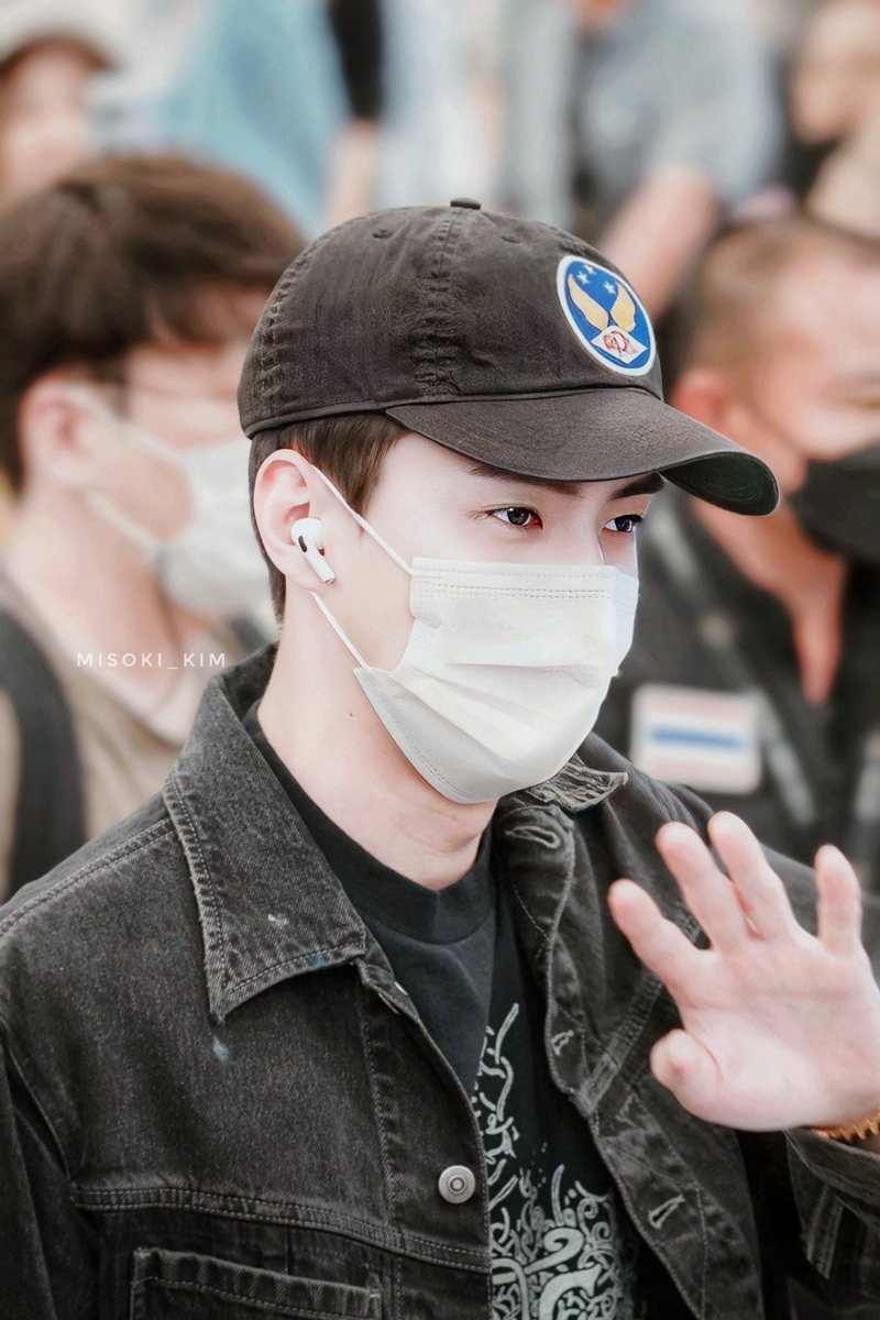 hourlyohsehun's tweet photo. #SEHUN #세훈 @weareoneEXO https://t.co/cJ3dySSD0D
