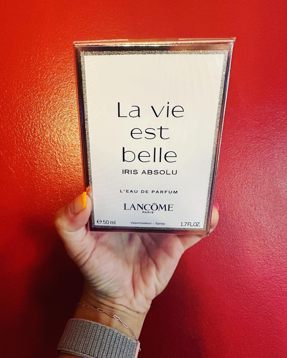 MarisaVeeBee's tweet photo. #complimentary #Lancome #LaVieEstBelleLancome @Influenster @LancomeUSA https://t.co/x4vTagvqiX