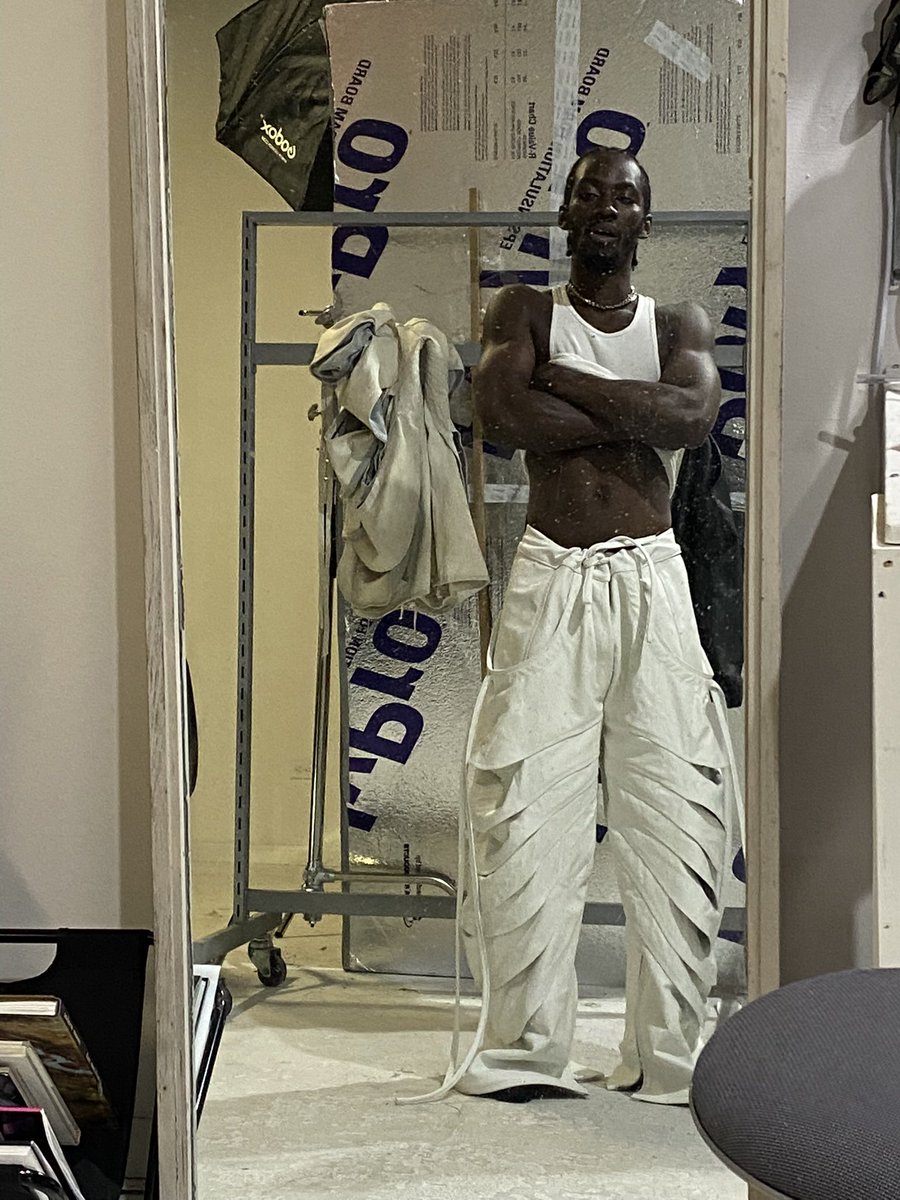 thejacksonapier's tweet photo. I made and overnight shipped these pants to Drake’s stylist, Drew Ferguson, in under 48 hours and after receiving them he has ghosted me and refused to send payment. Let’s talk about how stylist use their proximity to celebrities to take advantage of young designers https://t.co/FkvCvYh3SK