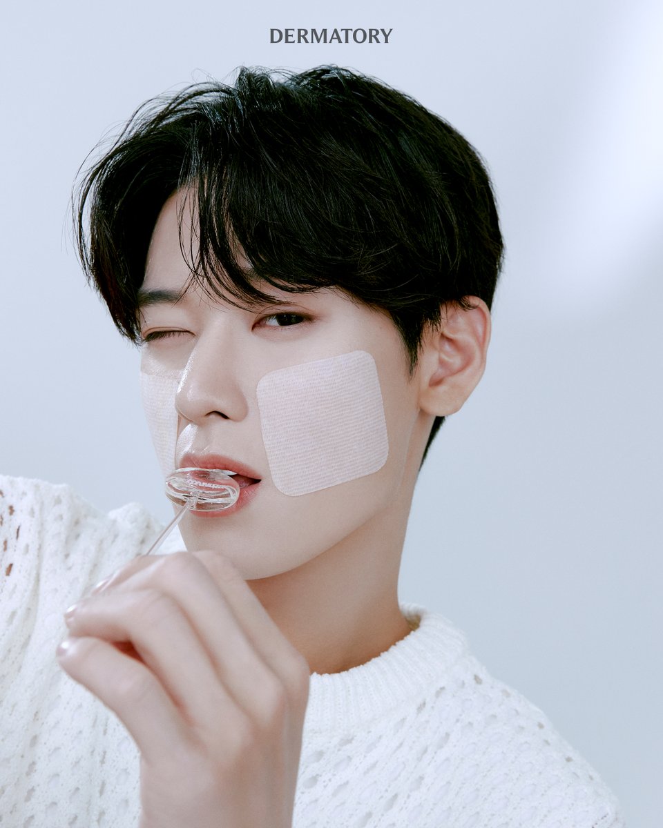 오늘 세계 고양이의 날이래요!🐱
=천재고양이 #더보이즈주연 자랑하는 날💜

비하인드 영상에서 살짜쿵 보였던 
🍭사탕냥이 선물드려요🎁

#더마토리 #THEBOYZ #더보이즈