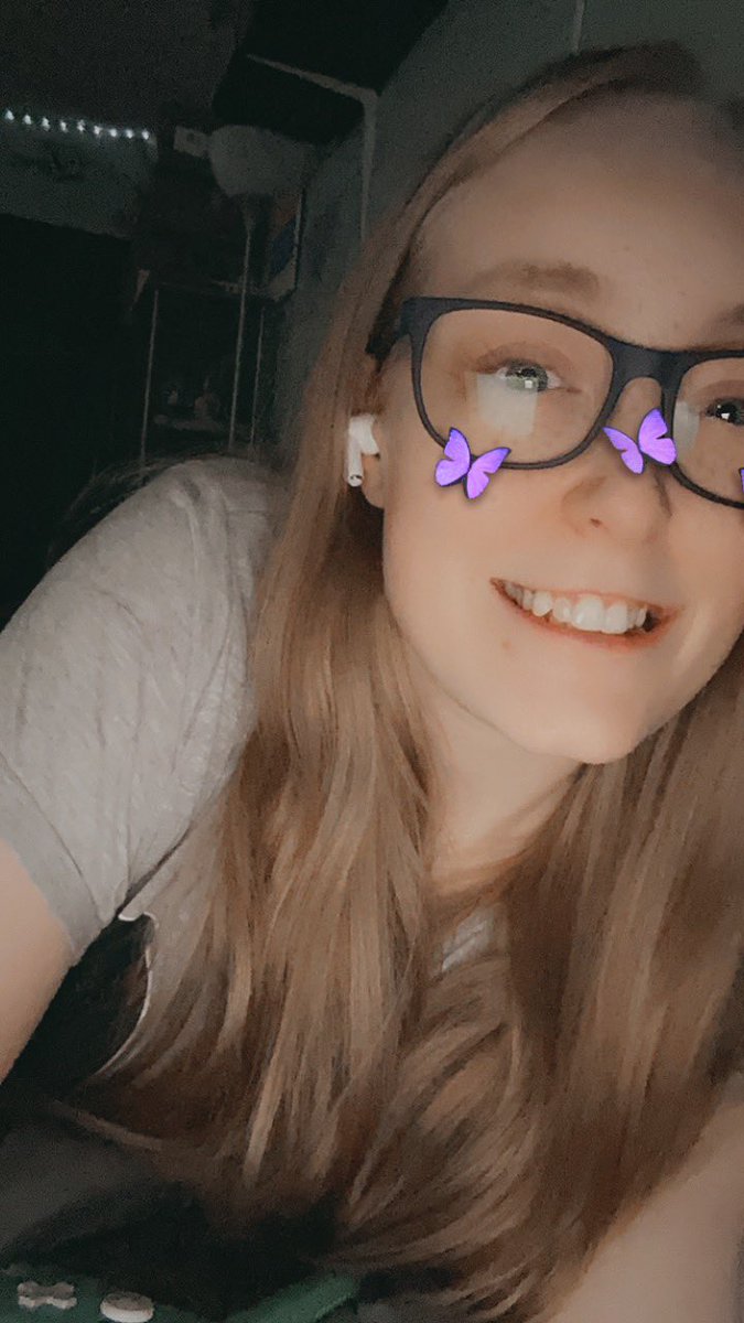 ᅠ      
kat.ღ    a little late but happy munday !! 
ᅠ