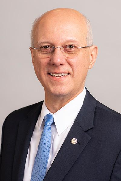 revistarotarybr's tweet photo. O brasileiro Mário César Martins de Camargo foi selecionado para ser o presidente do Rotary International em 2025-26! 

https://t.co/kQiR83F2yK https://t.co/cTuOtfNdci