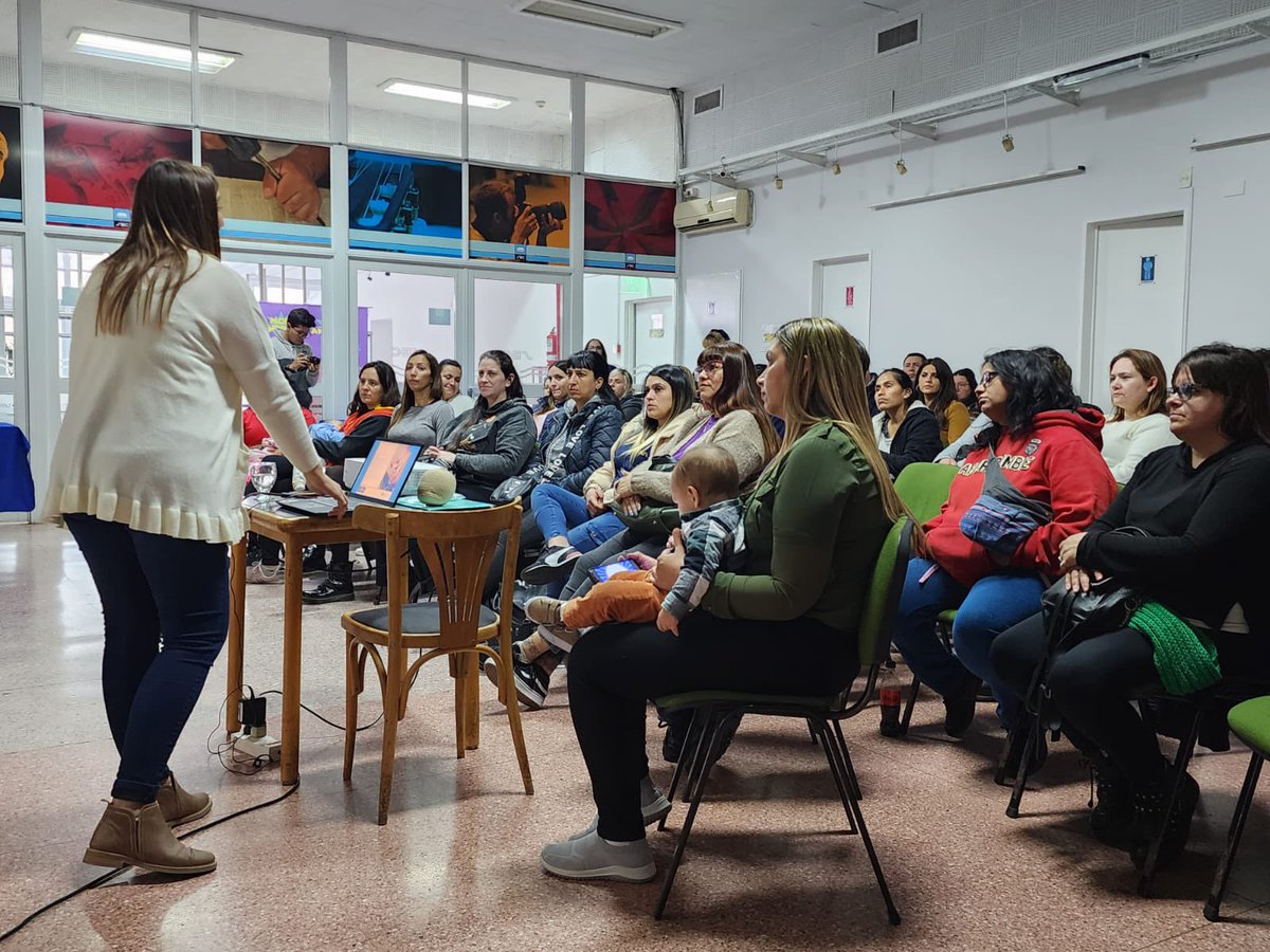 sabriparedessec's tweet photo. Semana Mundial de la #LactanciaMaterna. Desde nuestro sindicato nos unimos a la promoción, protección y defensa de la práctica ancestral de amor, alimentación y protección de la salud de los bebés, somos protectores de la lactancia materna #SoyAzul #SoySec https://t.co/jBzqqgEXoi