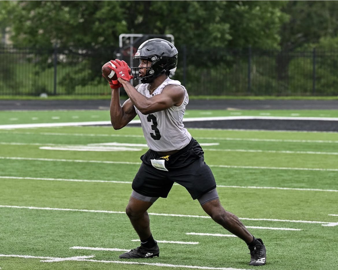 coach_hauser's tweet photo. We’re back! #RavenReceivers https://t.co/RKDn3nXwg9