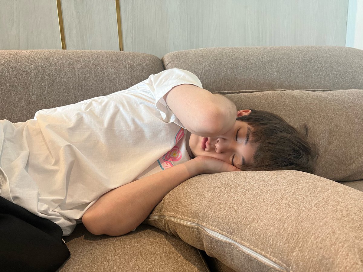 mmaxmaxxxx's tweet photo. ตื่นมาคุยกันหน่อยคับ 😅 แฮปปี้เบิร์ดเดย์นะน้องณฐ @natasittttt โตขึ้นอีกปีแล้วว แต่ก็ยังอยากให้เป็นเด็กสดใสคนเดิมนะ เป็นเอนเนอจี้บวกให้พี่ให้คนรอบข้าง ขอให้น้องณฐมีความสุขมากๆ มีคนที่รักโอบกอดเพ���่มขึ้นๆๆเรื่อยๆ ขอให้ทุกอย่างที่ตั้งใจทำประสบความสำเร็จครับ!

#21YNatisHappyDay https://t.co/ozv2BtJyws
