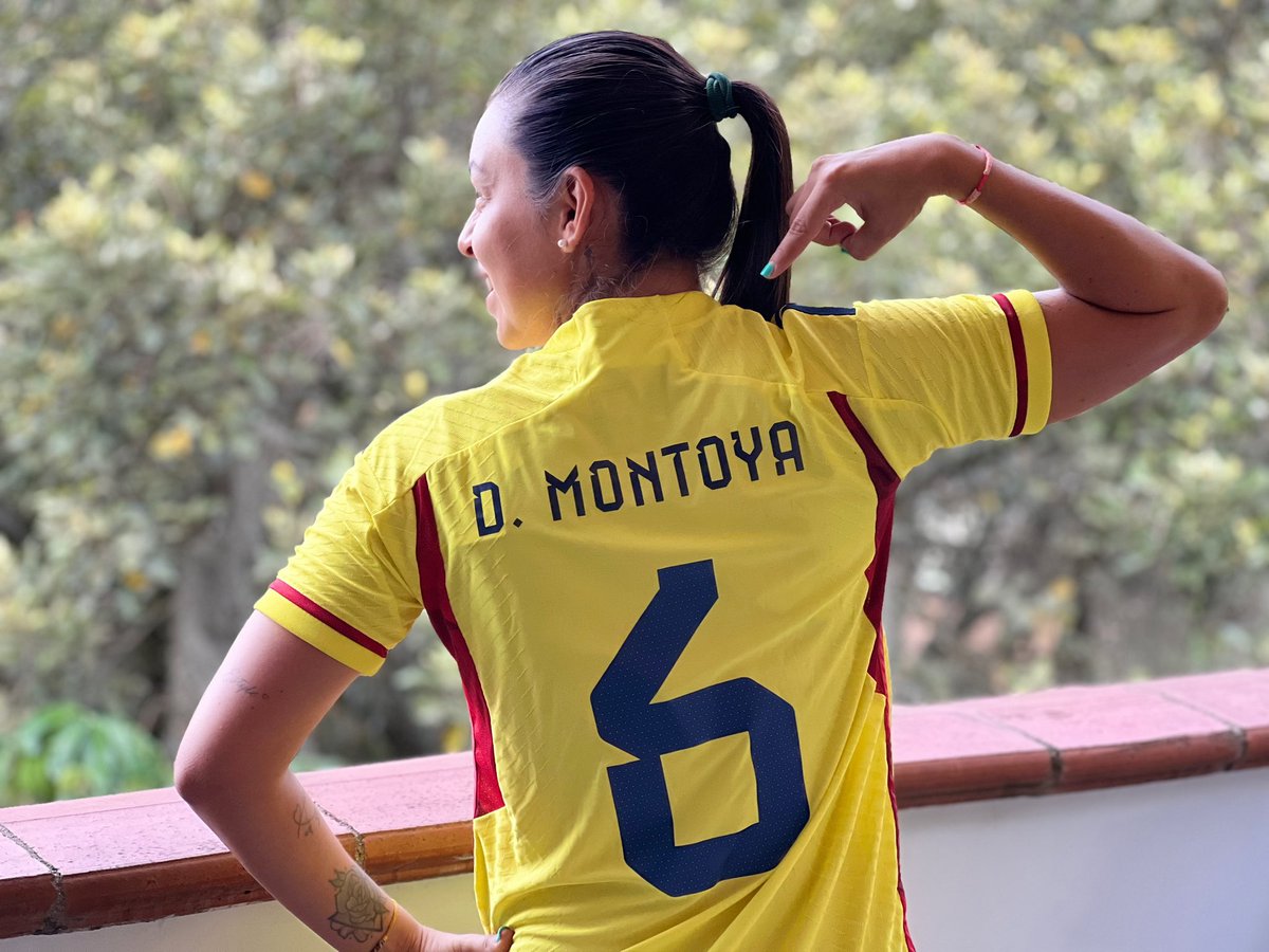 10yorelirincon's tweet photo. Con todo el corazón y el ánimo en alto, total apoyo a la Selección 🇨🇴 en este nuevo reto 💪🏻 A seguir haciendo historia ¡Vamos Colombia! 🔥⚽

Pd: siempre firme contigo Socis 🙏 llévanos a la gloria  @06montoya  te amo 💚. #capi https://t.co/QpEMghEi9C
