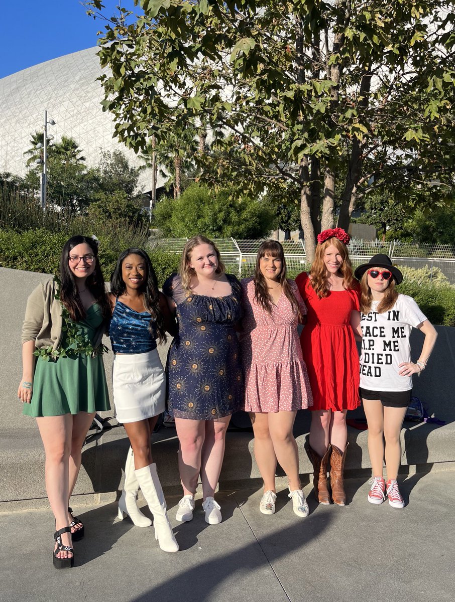 Katie⸆⸉ is 💃🏻thru the ⚡️strikes ❤️‍🔥 tweet media