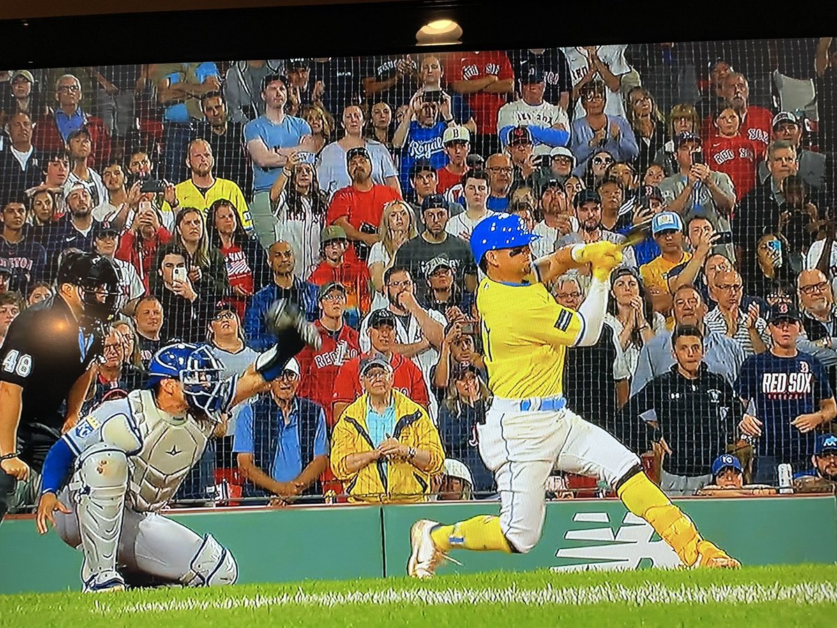 royalsreview's tweet photo. Lol ok https://t.co/ptbiXbKScC