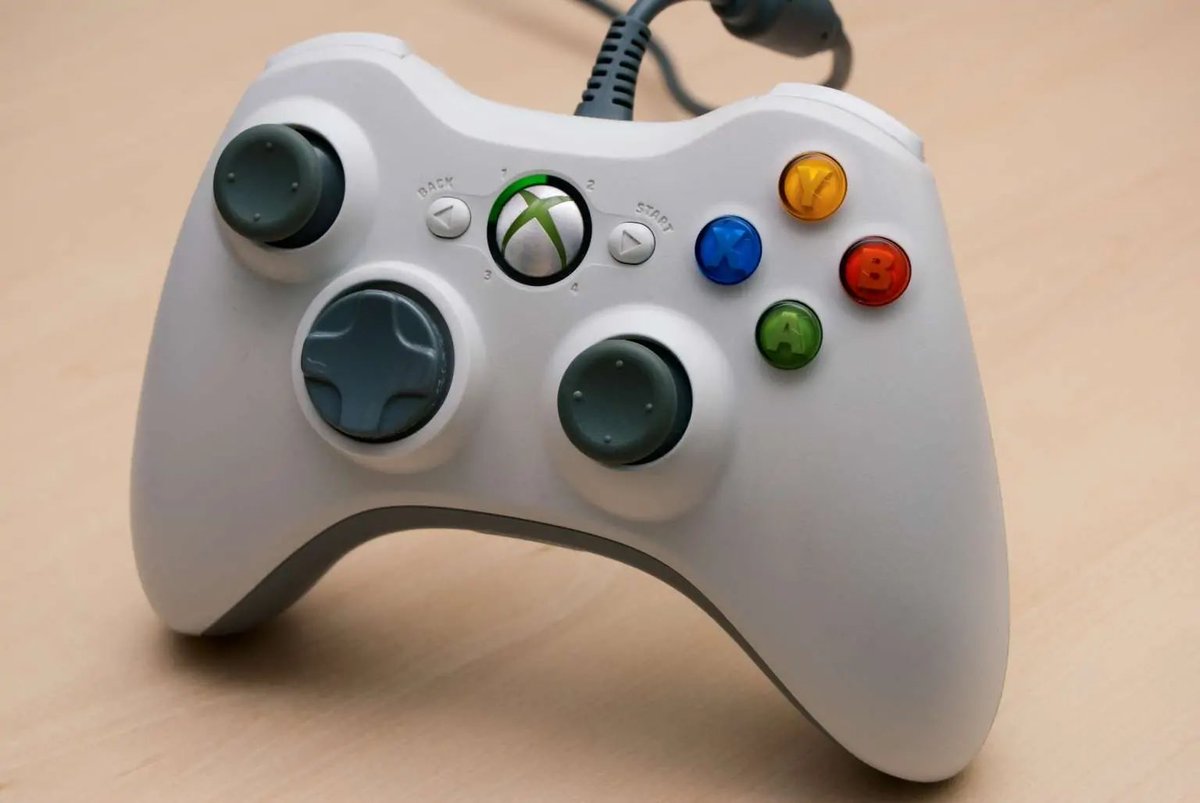 LoveRetroBTW's tweet photo. Did you like the orginal Xbox 360 controller? https://t.co/kkrothZbDj