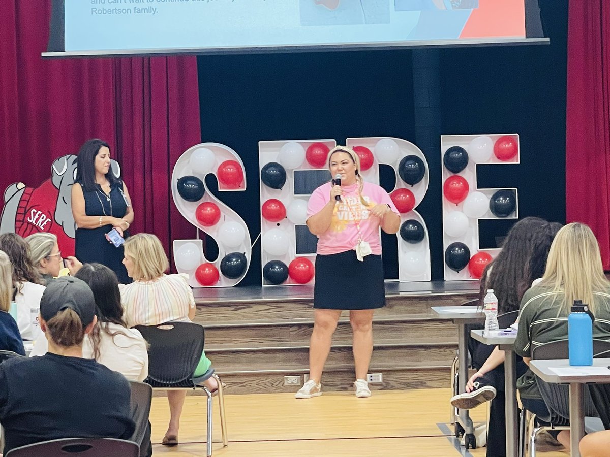 SEREbulldogs's tweet photo. How do you introduce your staff? We do it with a walk up song! ❤️🐾🐶🎶 #SEREproud @MarthaEPulido @katyisd https://t.co/7jFsvxblyr
