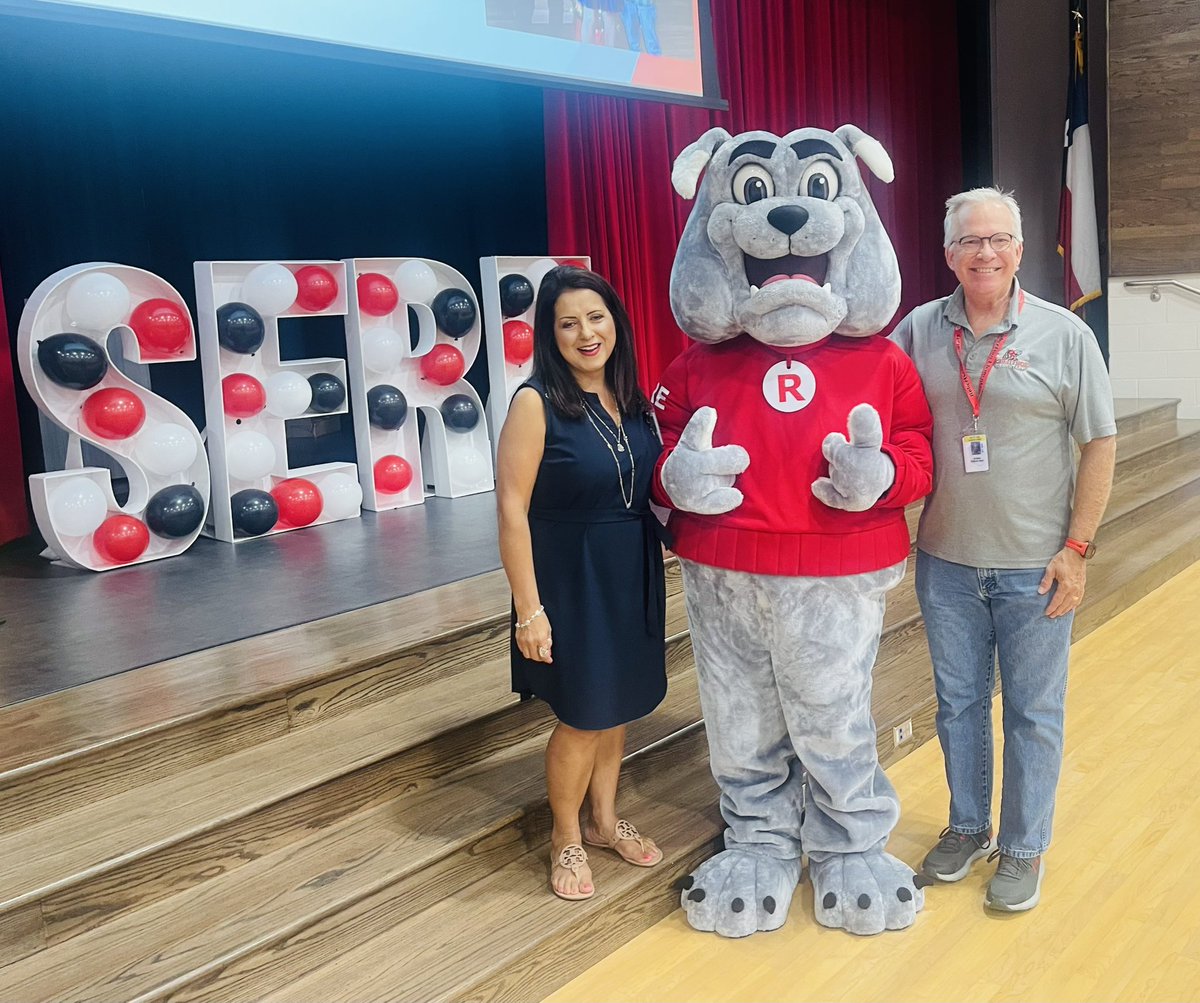 SEREbulldogs's tweet photo. Even our mascot Rocky had his own walk up song! ❤️🐶🐾🎶 #SEREproud @MarthaEPulido @katyisd https://t.co/VD8JUBwKre