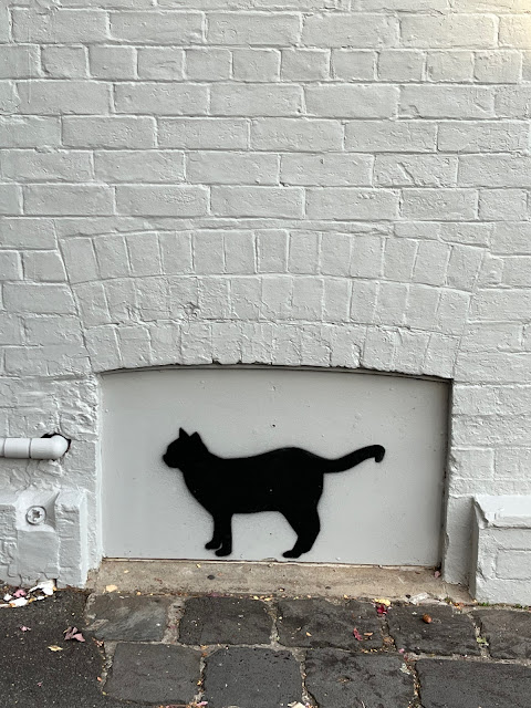 LydiaCLee's tweet photo. Street Art around Launceston https://t.co/tuP2mOcKK8  #Therandom #AwwMondays https://t.co/GYWuNGz5py