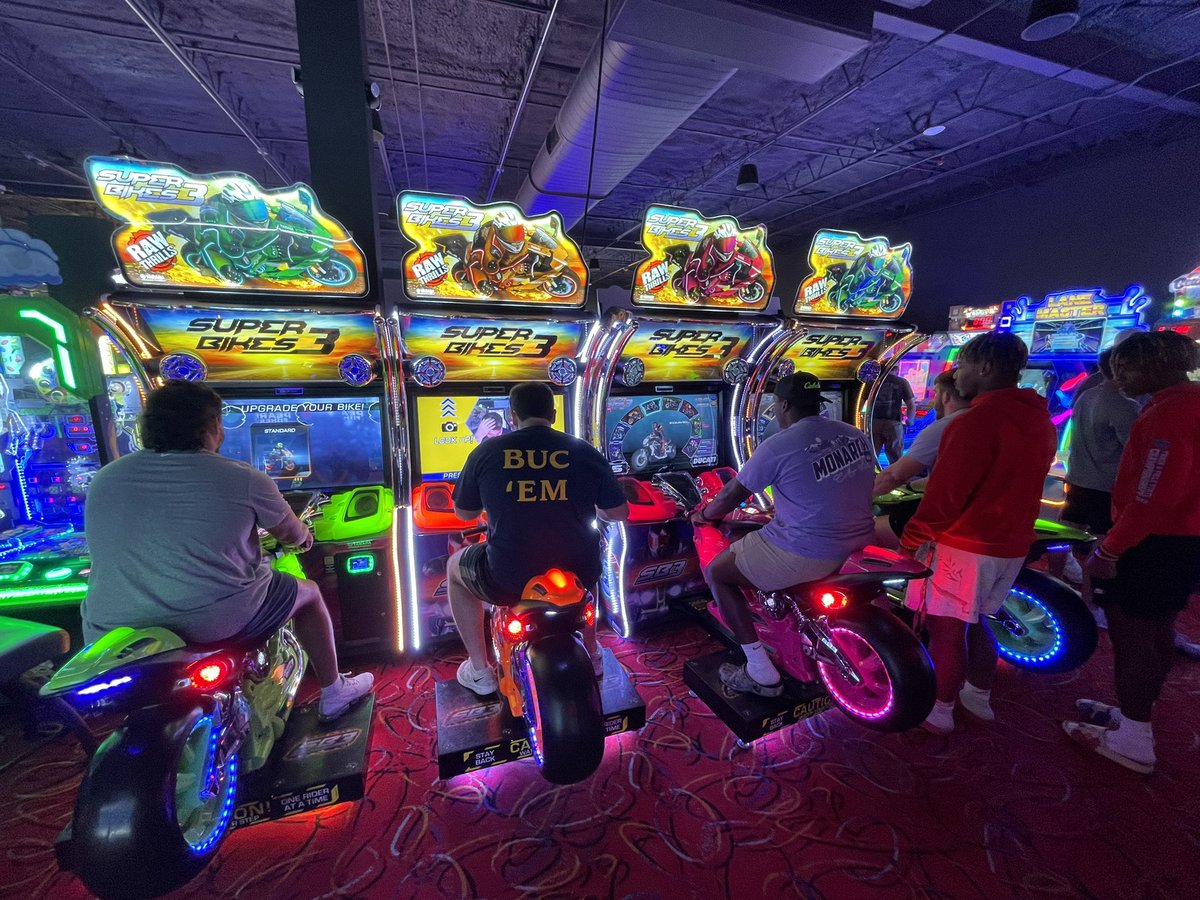 Thanks to <a href="/mytiebreakers/">Tiebreakers</a> for hosting <a href="/ETSUFootball/">ETSU Football</a> during camp! #ETSU #TEU