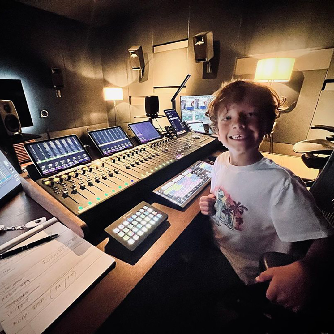 Avid's tweet image. 🎚️ Fader champion!
📷 instagr.am/_diegoarancibia
▶️ avid.com/s1

#fader #avids1 #mixing #recording #daw #aviddock #champion #protools #avid