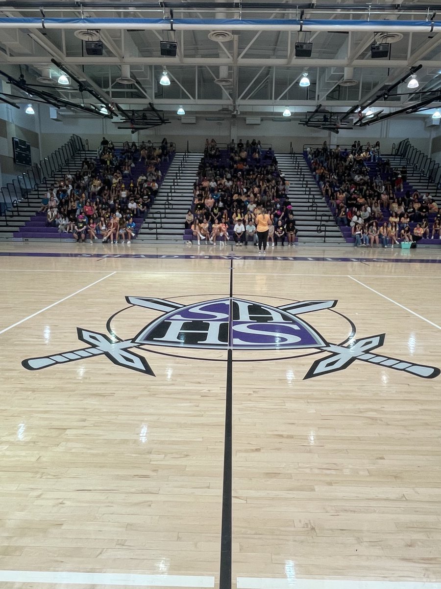 A BIG Knight welcome to our incoming Freshmen! Our orientation today was awesome - we are really excited for the 2023-2024 school year!
#KnightsDunnRight