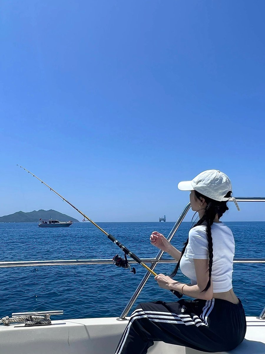 VeraaaYang's tweet image. In my next life, I want to be a daughter of the sea, so I won't have to worry about catching fish.
#Seafishing
#Hooks
#Fishinggear
#Fishfarming
#Seaside
#Speedboatfishing
#Fishingtournaments
#fishing