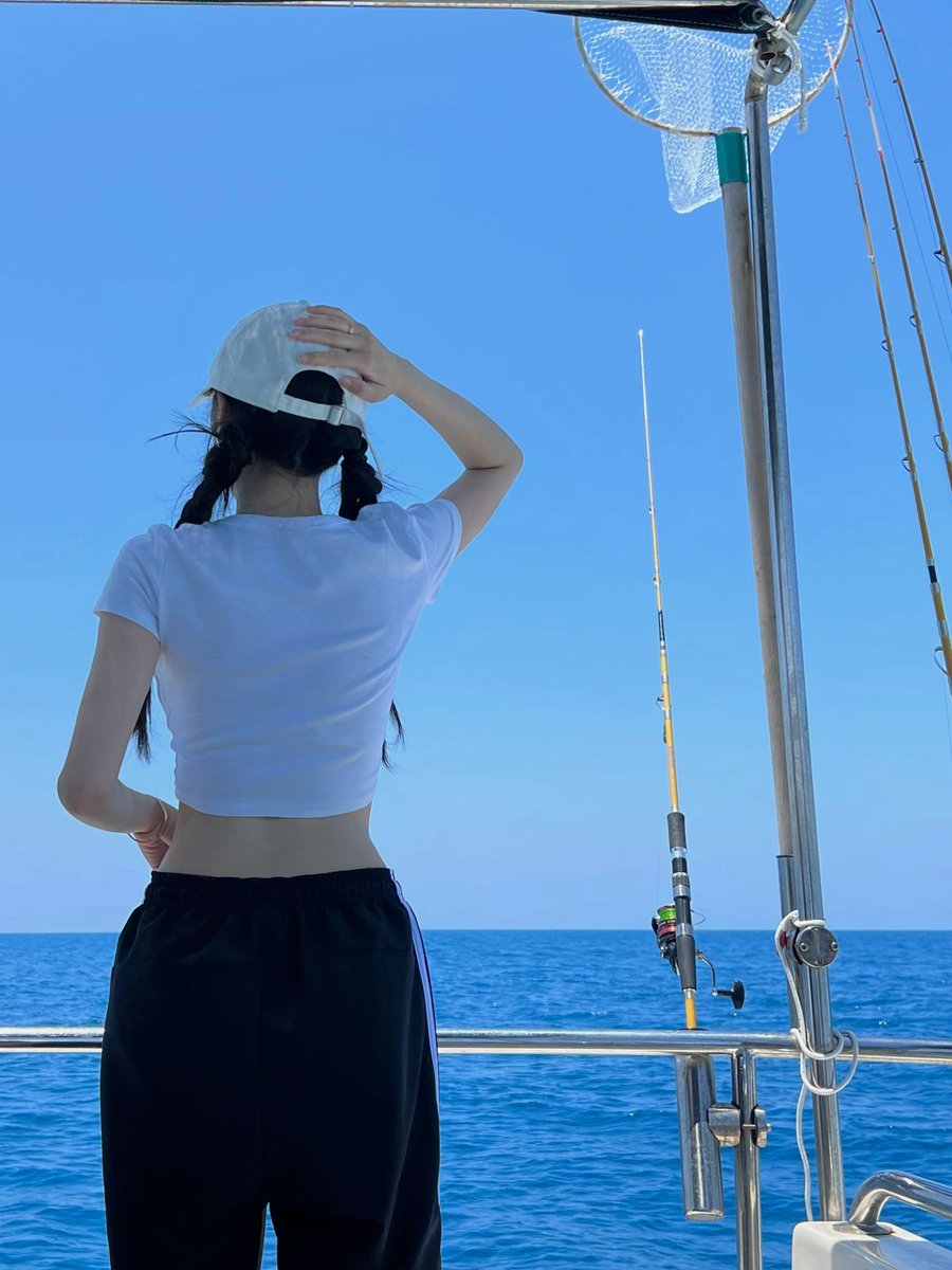 VeraaaYang's tweet image. In my next life, I want to be a daughter of the sea, so I won't have to worry about catching fish.
#Seafishing
#Hooks
#Fishinggear
#Fishfarming
#Seaside
#Speedboatfishing
#Fishingtournaments
#fishing