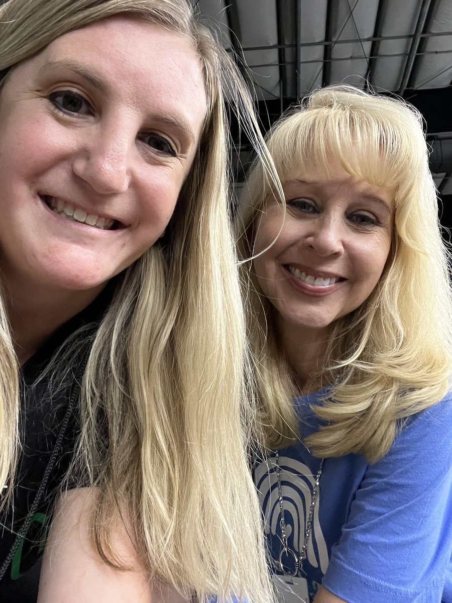 EckroteMs's tweet photo. Such a fun day 🍎💚 #ProsperProud https://t.co/R18j0sXBH3
