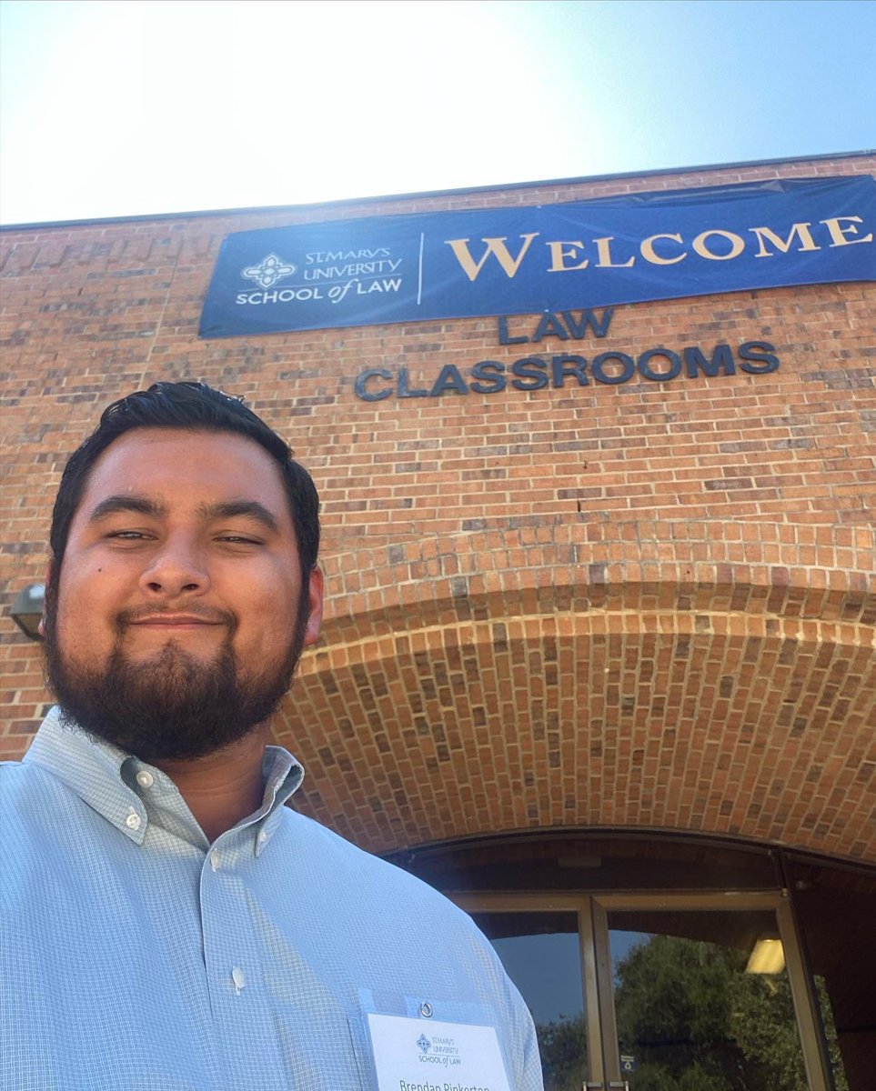 bdpink33's tweet image. Shoutout to @SuitsPeacock for inspiring me to go to law school #FangsOut 🐍