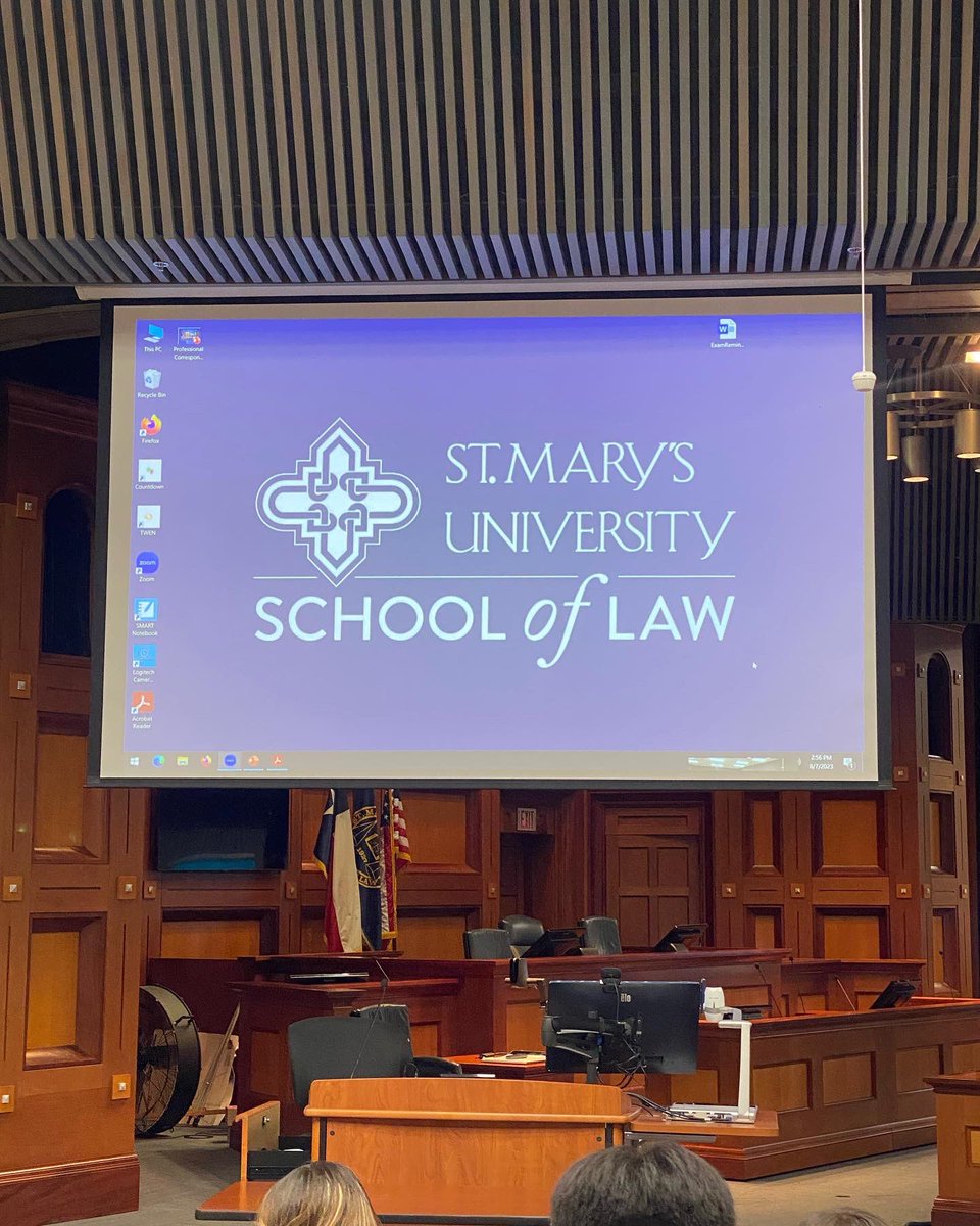 bdpink33's tweet image. Shoutout to @SuitsPeacock for inspiring me to go to law school #FangsOut 🐍