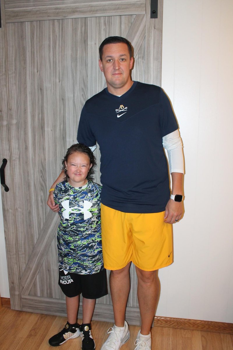 CoachDye3's tweet image. Any junior high or High school kids looking for someone to help them prepare for college? Send me a direct message and we can work on setting up some workouts. Former college player and Head College coach for 13+years!