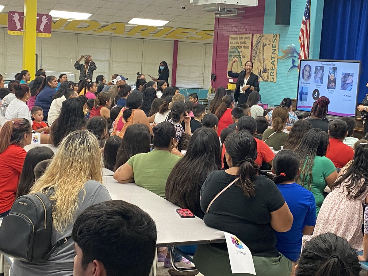 Crystal Albarran tweet media