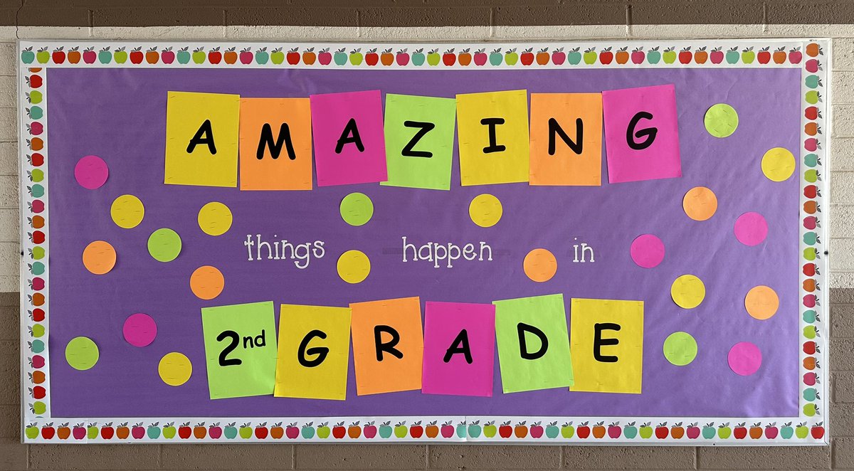 debkuenzli's tweet photo. I just love a good bulletin board. @holidayparkcsd we welcomed our scholars with beautiful displays. https://t.co/531DaEUhIr