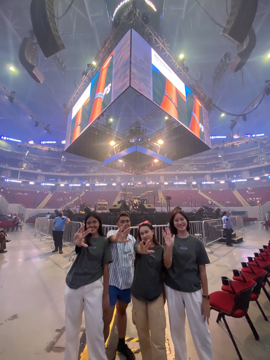 callmexaveee's tweet photo. @Haat_dooog @planetshakers @planetboommusic @_leonaaav @rinzyuuuh My JC squad 🖖🏻 #ShowMeYourGloryTour2023 ✨ https://t.co/TFy0rIUuQX