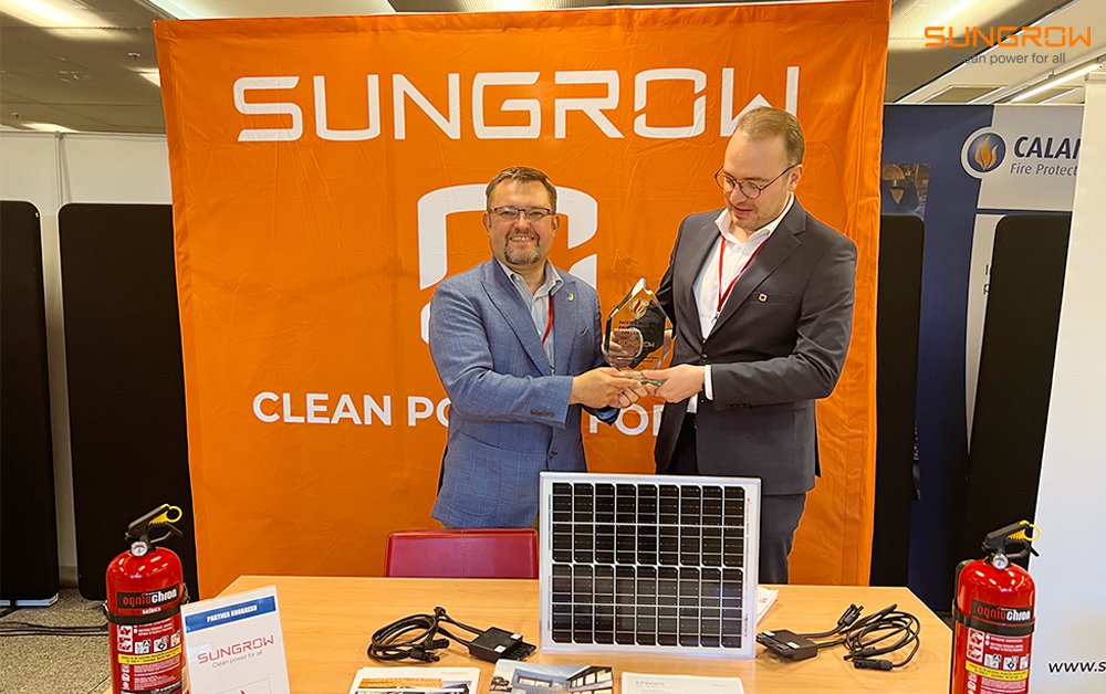 Sungrow_Power's tweet image. 🏆 Sungrow has been honored with the Safety and Security Award at The Firefighting Congress FIRE SECURITY EXPO 2023 for its groundbreaking #poweroptimizer&apos;s rapid shutdown function! 

Read More: en.sungrowpower.com/newsDetail/423…

#SafetyAward #Innovation #PVTechnology