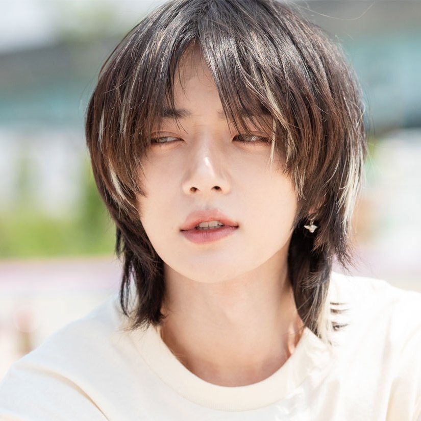 sundaecheese_'s tweet photo. ผู้ชายไว้ผมยาวของดีเมืองแดกู https://t.co/ZEEbf709gY