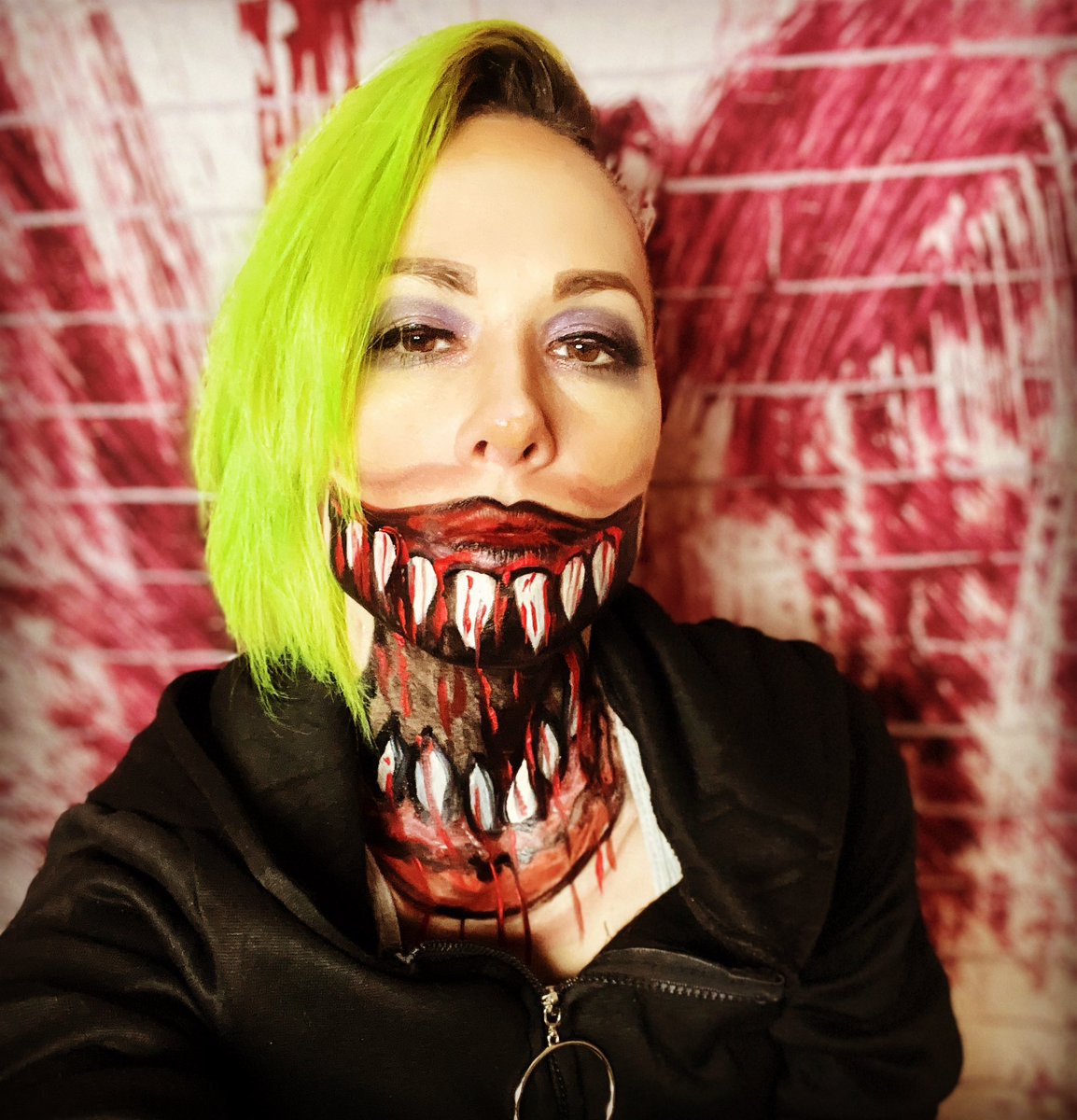 AriVillain's tweet photo. Demon in Summer! #halloween #halloweenmakeup #pumpkinmakeup #ttv #demonmakeup #devil #greendevil #halloweenmakeuptutorial #makeuptutorial #fxmakeupartist #fx #twitch #twitchstreamer #twitchtv #horrorgamer https://t.co/PFRJDGL5nq