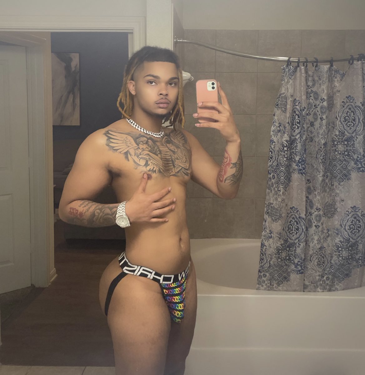 JayGalliano__'s tweet photo. ion dance but I kno how to fuck 🐰💕 https://t.co/67HTM1WA1u