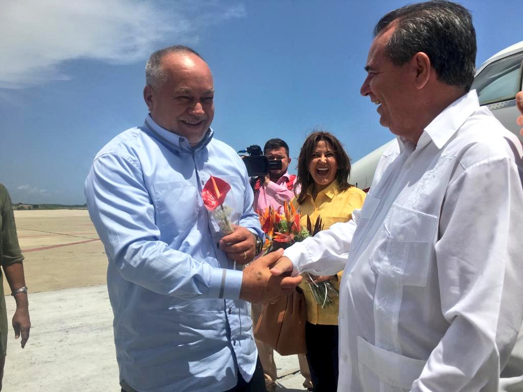 Miguel Díaz-Canel Bermúdez (@diazcanelb) on Twitter photo Querido hermano <a href="/dcabellor/">Diosdado Cabello R</a>, bienvenido a #Cuba, tierra donde se te quiere y admira.
Con tu visita seguimos estrechando relaciones entre el Partido Socialista Unido de Venezuela y nuestro Partido Comunista.
Juntas siempre las patrias de Bolívar y Martí, Chávez y Fidel. 🇨🇺 🇻🇪 Querido hermano <a href="/dcabellor/">Diosdado Cabello R</a>, bienvenido a #Cuba, tierra donde se te quiere y admira.
Con tu visita seguimos estrechando relaciones entre el Partido Socialista Unido de Venezuela y nuestro Partido Comunista.
Juntas siempre las patrias de Bolívar y Martí, Chávez y Fidel. 🇨🇺 🇻🇪