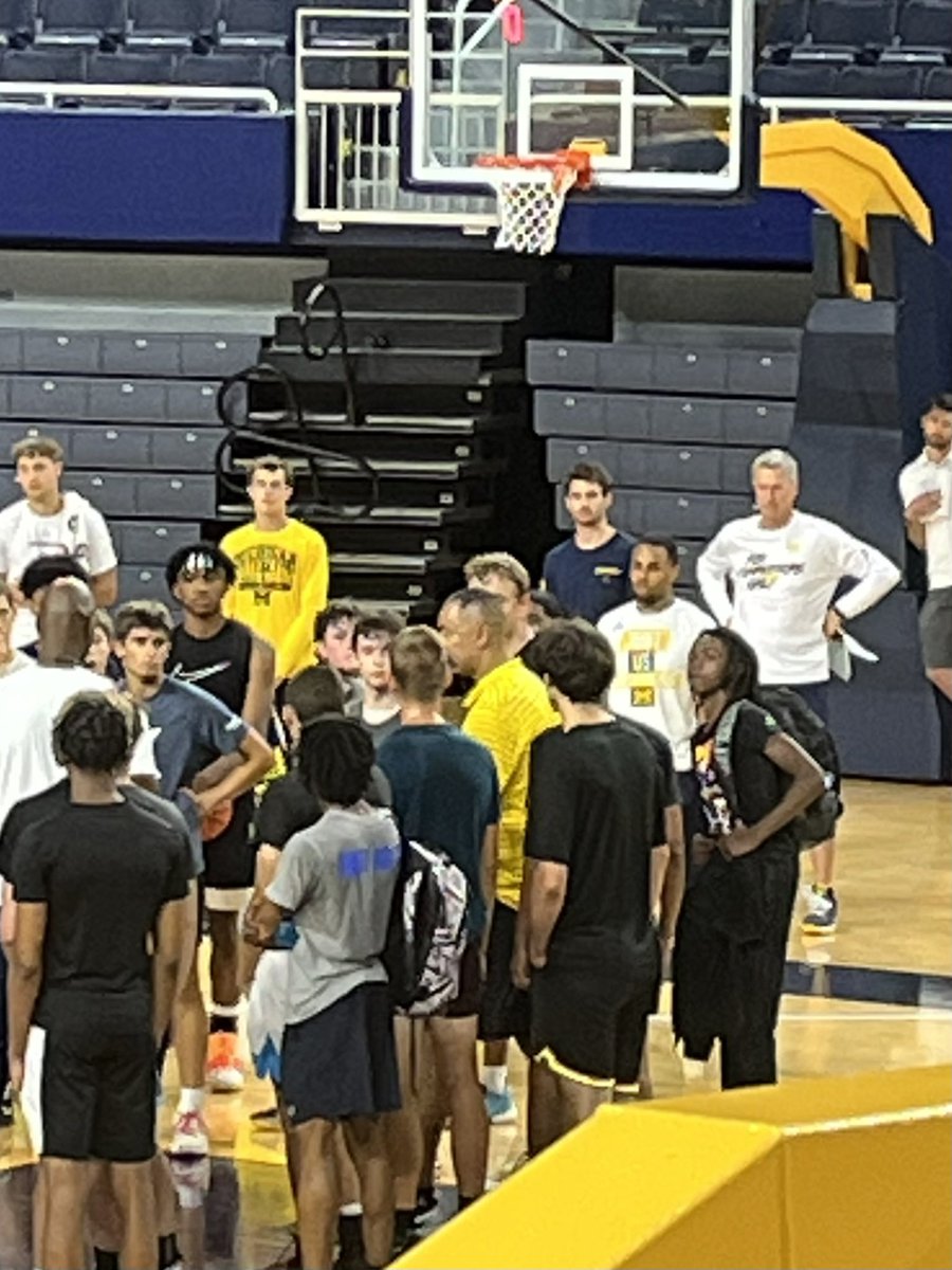 Isaac_Smith2024's tweet photo. Thank you @JuwanHoward at @umichbball for the great elite camp last week and having me out on campus. It was a great experience and enjoyed my time. Go Big Blue! https://t.co/V7wDnJFE8K