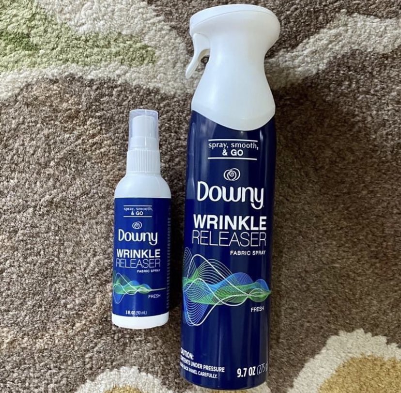 Hadtapans's tweet photo. Tak expect downy pun ada release benda ni. Sebelum plan nak travel cuti nanti, wajib ada ! Serious membantu gila. 

Sembur je dekat baju, hilang terus kedut. Dah takyah bawak iron lepasni. Macam biasa brand downy, bau memang sumpah wangi 👍 https://t.co/kQr93QKp2j