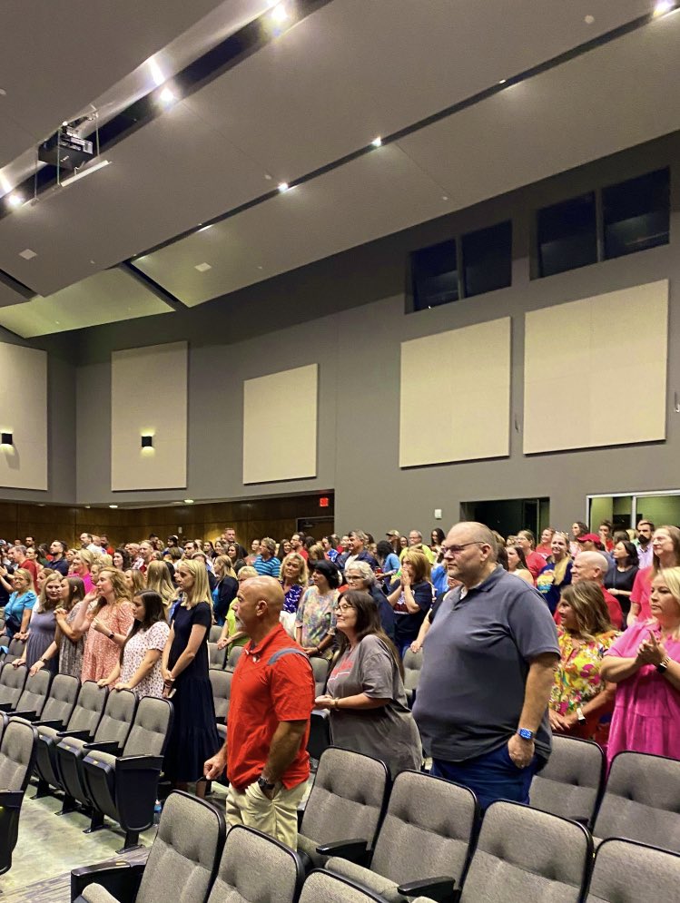 laffoon_jon's tweet image. Great morning @farmcards as we welcomed our awesome staff! We are looking forward to 2023-24! Thank you to @KincoBuilds &amp;amp; @ArvestBank for providing breakfast &amp;amp; lunch. Thanks Steve Roberts for helping us realize #AttitudeMatters &amp;amp; #Perseverancepaysoff! #Cardstudentsareworthit