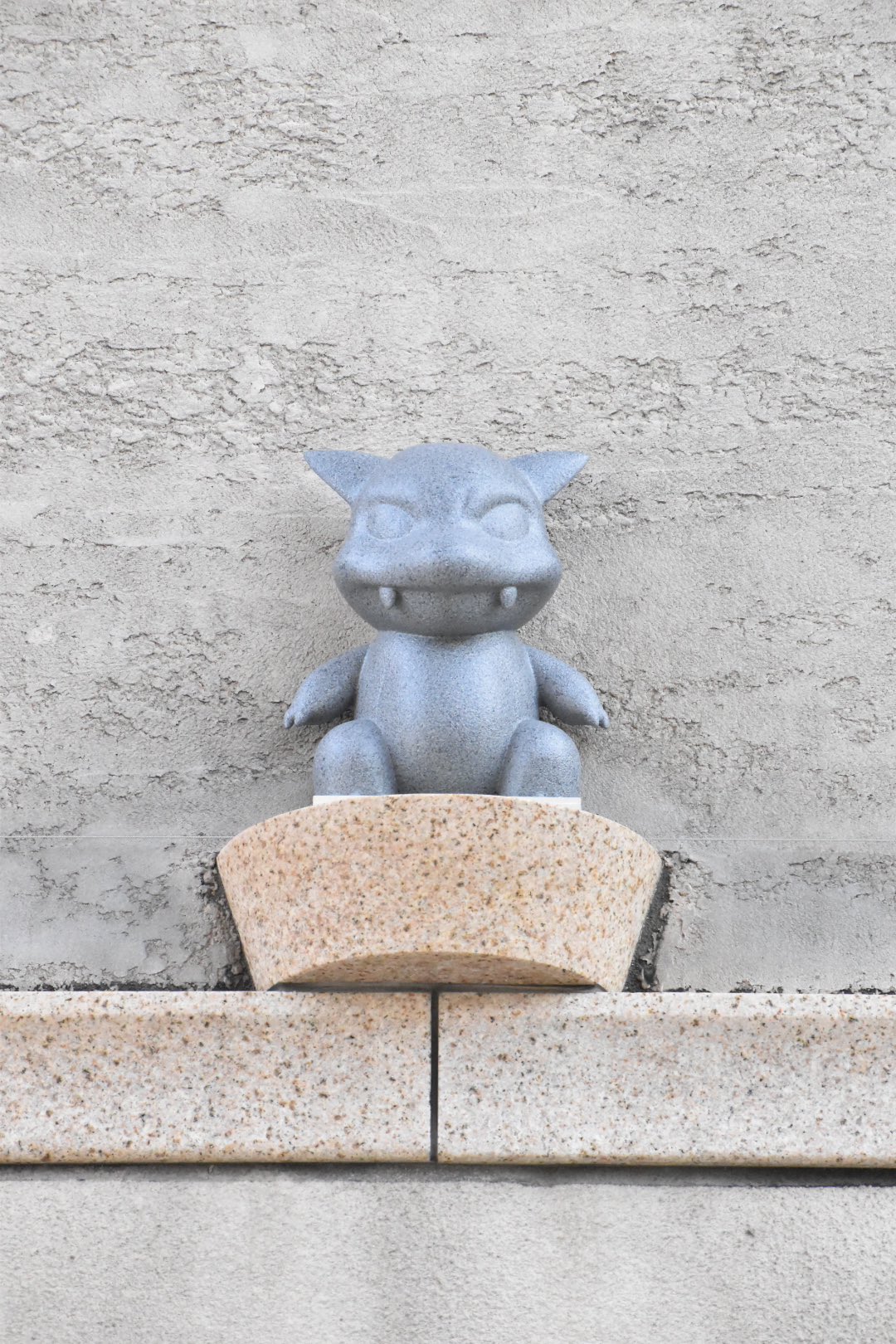 萬代名工 ポケットモンスター ジムに置いてある石像