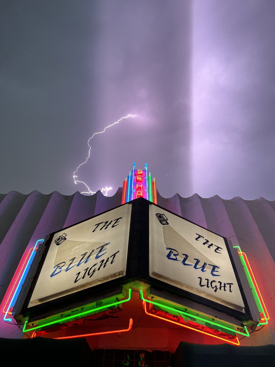 Smells like rain.

📸 <a href="/charliestout/">Charlie Stout</a>