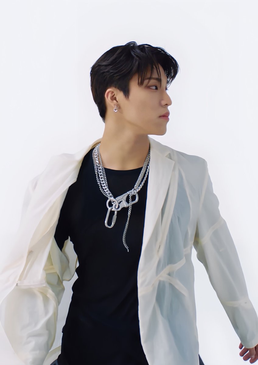 jwoolovs's tweet photo. board shoulder with slim waist https://t.co/0N3VNNHbql