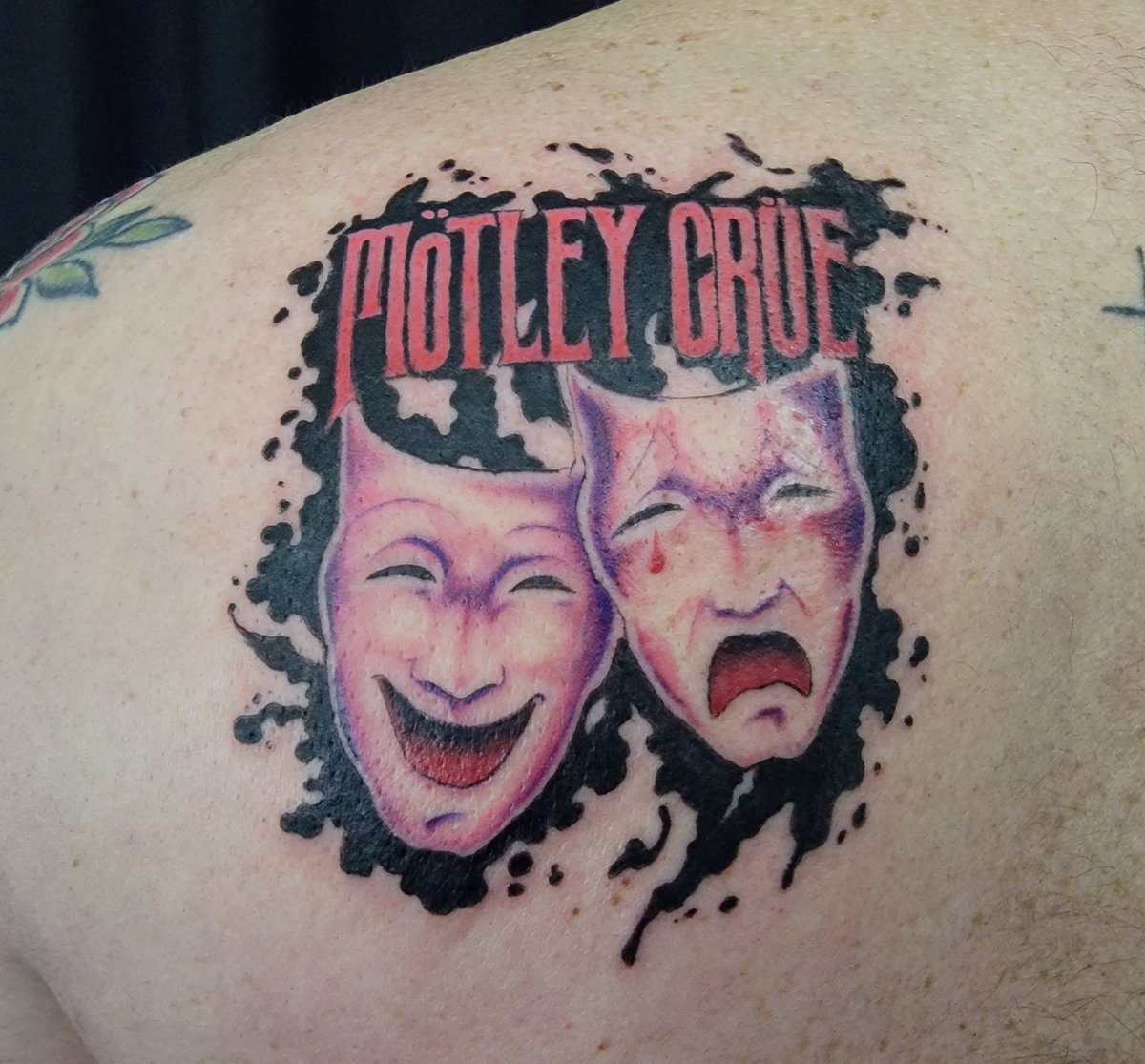 TracyRStudio's tweet photo. My latest ink for my favorite band of all time! The kick ass Crue!! @MotleyCrue @NikkiSixx @MrTommyLand @thevinceneil https://t.co/fkVCIIsWdc