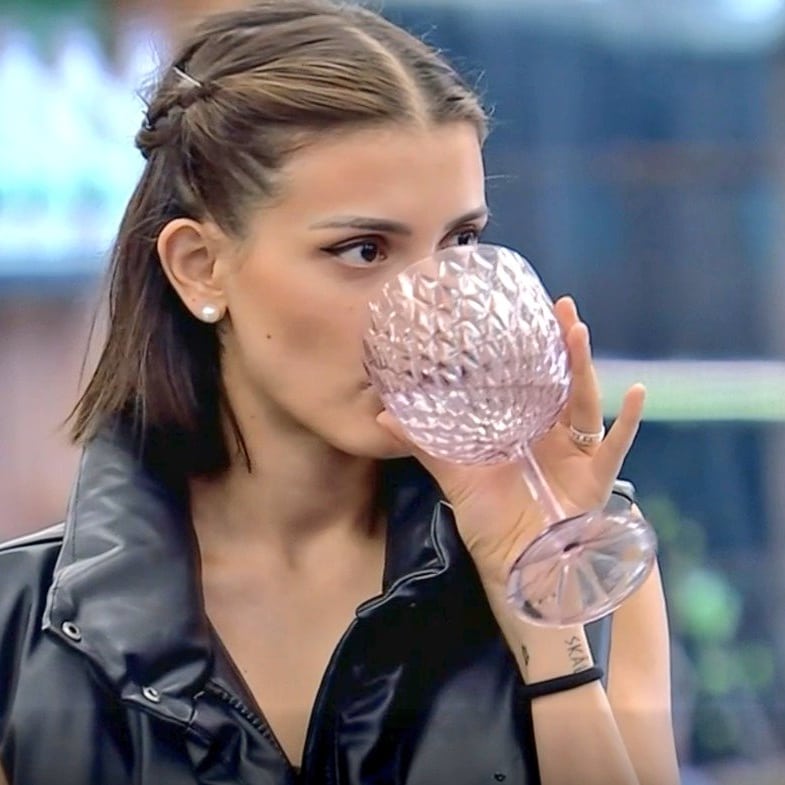 _JaJaJavi_'s tweet photo. coni: aquí hay varios involucrados, pero solo atacan a Jennifer. Aquí hay ensañamiento 🫡 CONI BASADA #granhermanoChv https://t.co/VGSFRrcphI