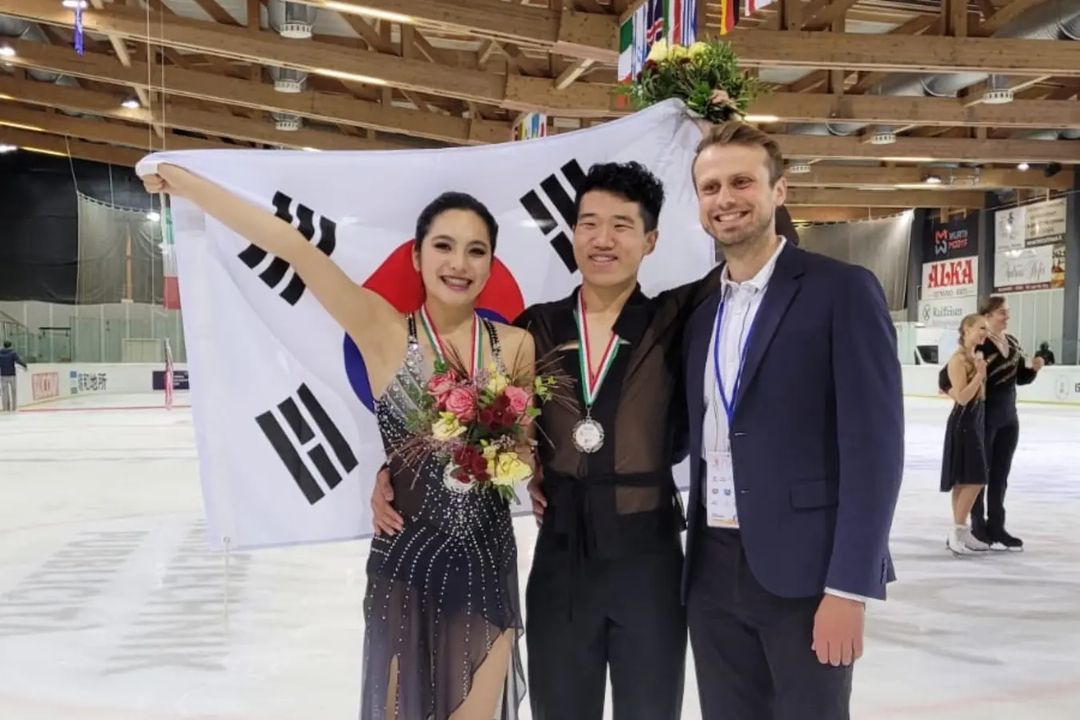 ثنائي الرقص على الجليد للفريق الوطني لكوريا مقابلة مع هانا ليم ويى كوان 🇰🇷⛸️
#كوريا_الجنوبية
#Korea
الجزء الثاني من المقال

arabic.korea.net/NewsFocus/Hono…