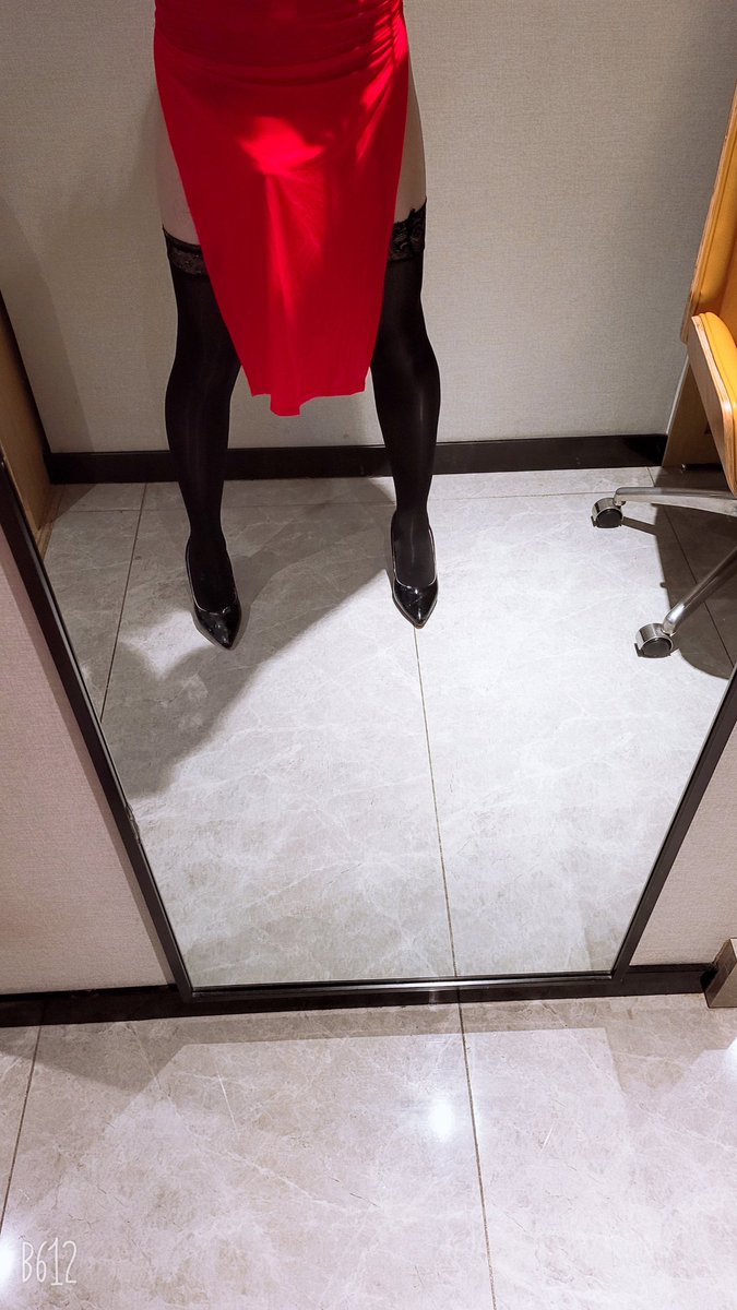vvv779966's tweet photo. 裙子下面的秘密…＃伪娘 #男の娘 ＃女装子 ＃发情 https://t.co/IBZ07G5MiA