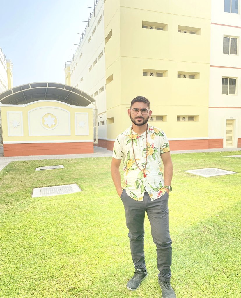 हाँगा काटेर सारेको फूल झन् राम्रो फुल्यो,
अब हामीले पनि आफ्नो विगत बिर्सिनुपर्छ।