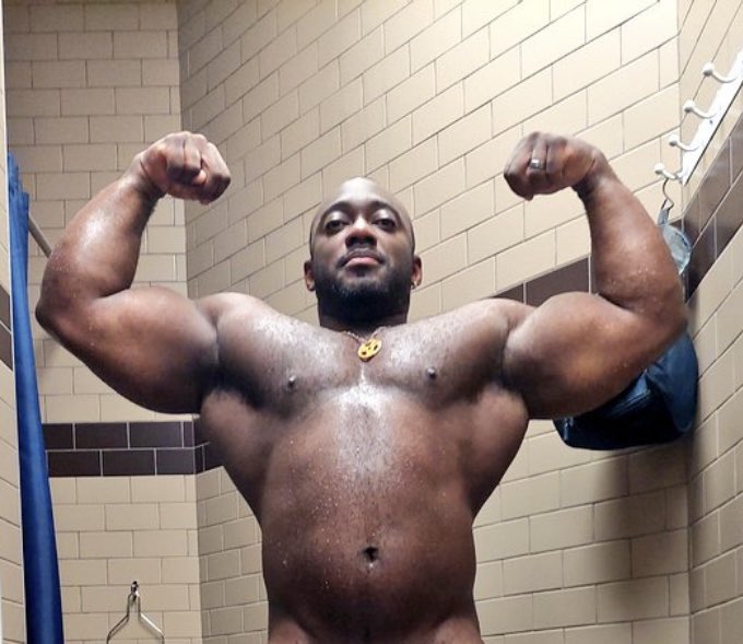 IG_gunshow's tweet photo. More of big @joshflexing255 is always a great thing! #gunshow #frontdoublebiceps #biceps #flex #swole #massmonster #hugearms #muscle https://t.co/Uz6QhnEpU0