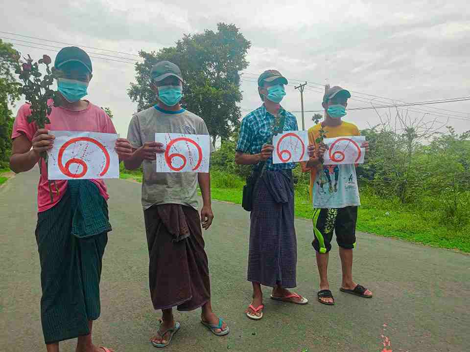 Khithitofficial's tweet photo. လက်ပံတောင်းတောင် သပိတ် အင်အားစုက စစ်ကောင်စီ ထုတ်ဝေသည့် ၂၀၀၀၀ တန်ငွေစက္ကူများကို မီးရှို့ပြီး ၈၈၈၈ ၃၅ နှစ်ပြည့် အထိမ်းအမှတ် အဖြစ် ဆန္ဒပြ
Read more->https://t.co/eMZZb9V2Bj https://t.co/UnhWbntyc1