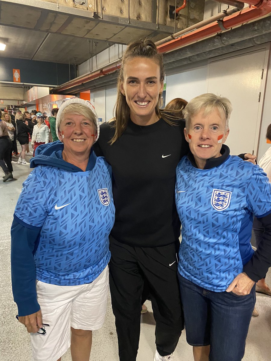 tauntonwfc's tweet photo. @Lionesses @JillScottJS8 Great to meet you yesterday @JillScottJS8 and for taking the time for a selfie with us. Bit longer than the 55 mins you predicted but the girls did us proud. See you down in Sydney. The Taunton 2 xx https://t.co/4j3Ew6YhNj